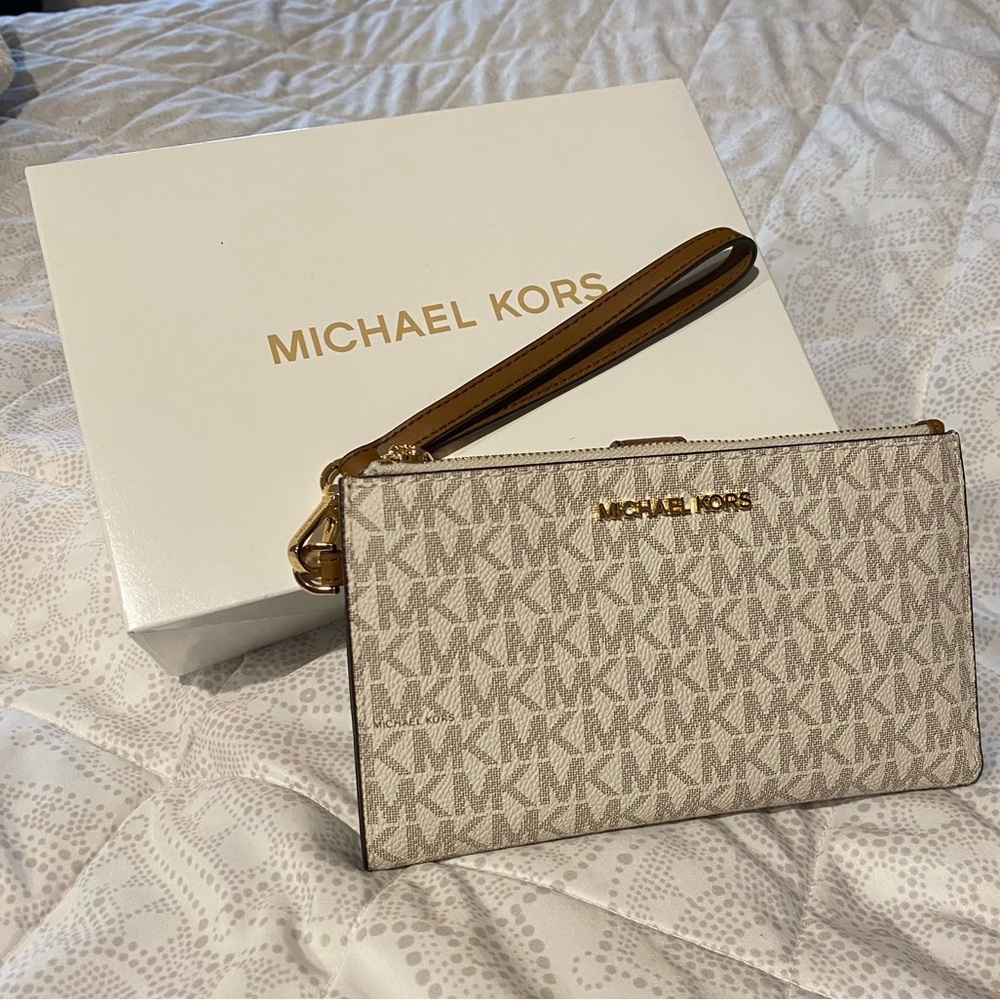 MICHAEL KORS Vanilla Adele Logo Smartphone Wallet